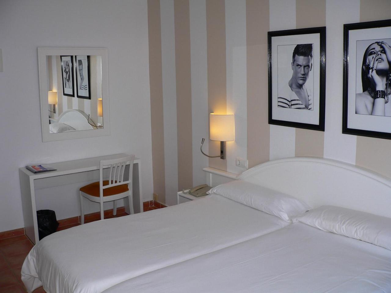 Hotel Boutique Bon Repos - Adults Only Санта-Понса Экстерьер фото